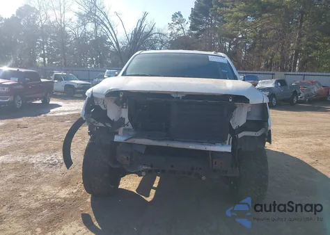 2019 Nissan Titan Platinum Reserve z USA, uszkodzony, nr VIN 1N6AA1E54KN528963